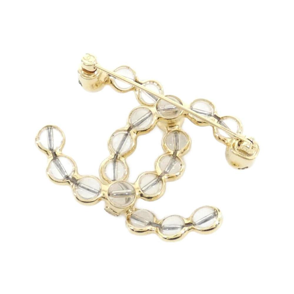 CHANEL White Brooch - Picture 2 of 3